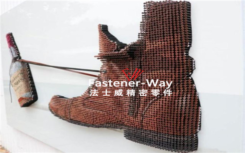 一個(gè)螺絲釘賣出6萬(wàn)美金！螺絲藝術(shù)家的作畫(huà)太酷了